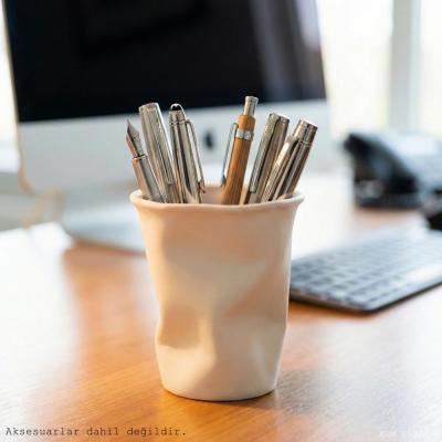 Beyaz Modern Yamuk Formlu Bardak Kalemlik Masaüstü Plastik Düzenleyici