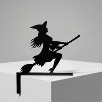 Cadı Figürlü Kapı Köşe Dekoru