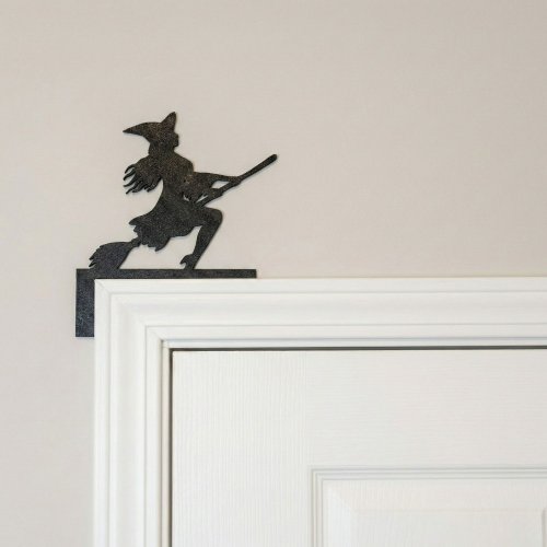 Cadı Figürlü Kapı Köşe Dekoru