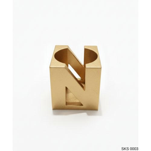 Gold Harf Şeklinde Mini Dekoratif Saksı  Kişiye Özel Baş Harf Tasarım Masaüstü Ofis Dekoru