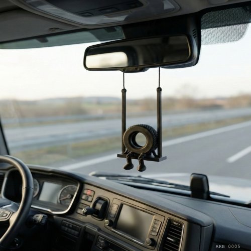 Salıncaklı Lastik Figürlü Dikiz Aynası Süsü Araç İçi Dekoratif Asma Aksesuar